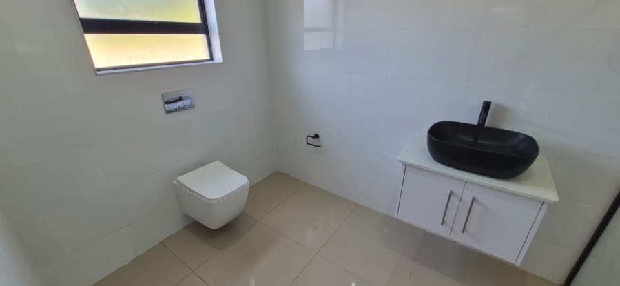 5 Bedroom Property for Sale in Shelly Beach KwaZulu-Natal