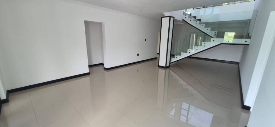 5 Bedroom Property for Sale in Shelly Beach KwaZulu-Natal