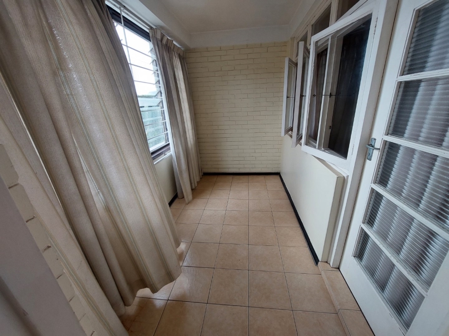 To Let 1 Bedroom Property for Rent in Glenwood KwaZulu-Natal