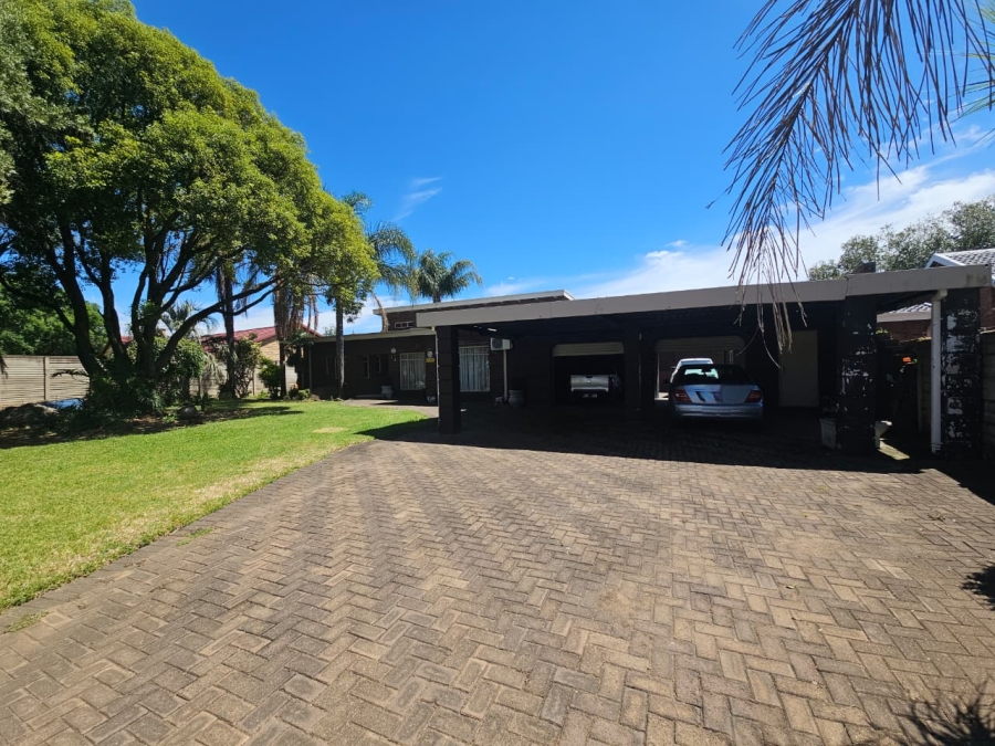 3 Bedroom Property for Sale in Barry Hertzog Park KwaZulu-Natal