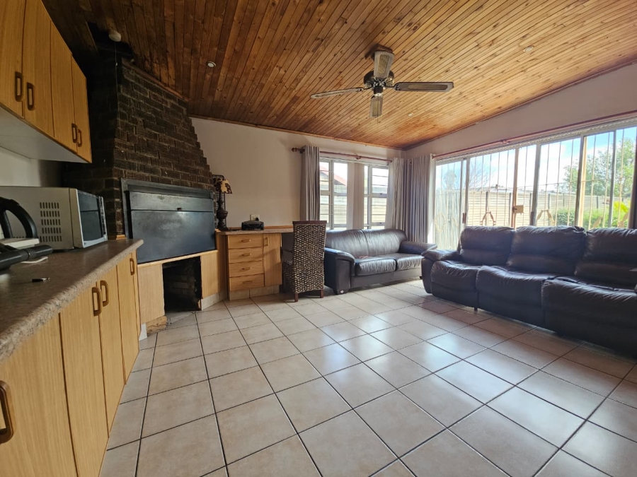 3 Bedroom Property for Sale in Barry Hertzog Park KwaZulu-Natal