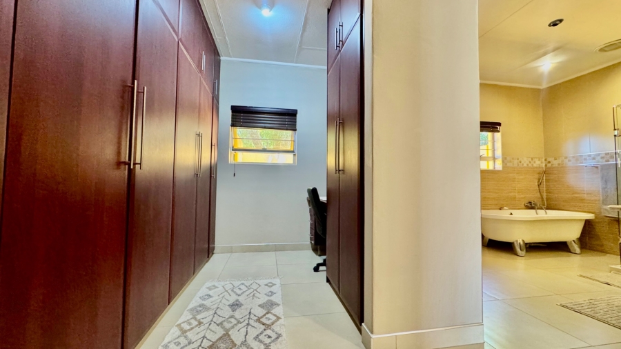 4 Bedroom Property for Sale in Huttenheights KwaZulu-Natal