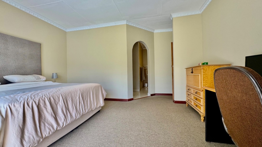 4 Bedroom Property for Sale in Huttenheights KwaZulu-Natal