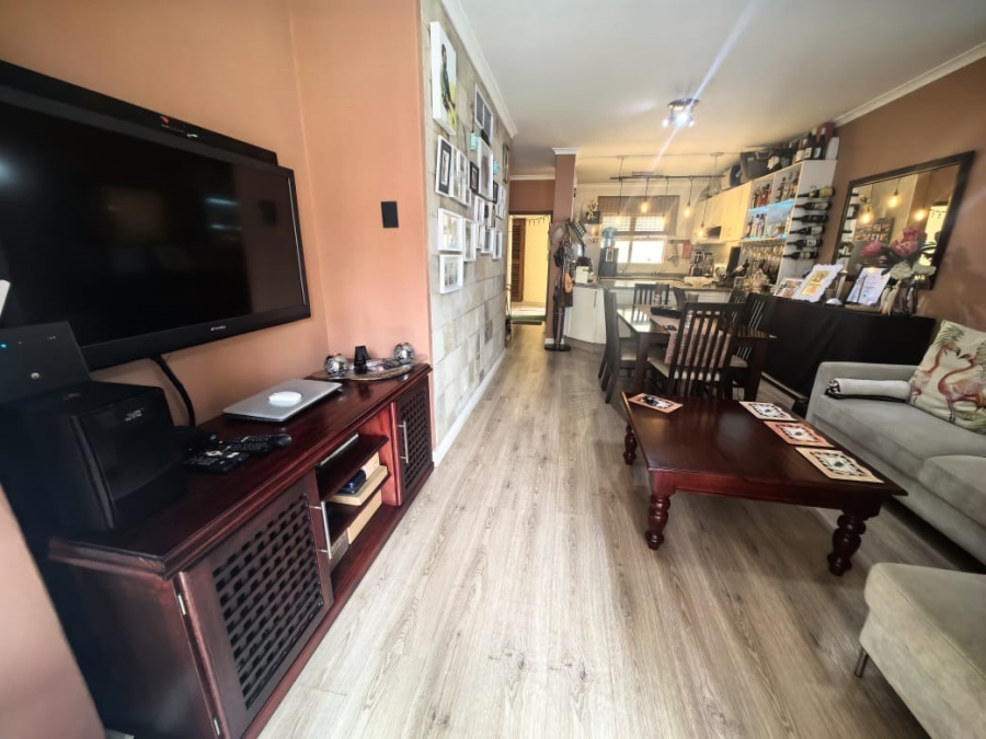 2 Bedroom Property for Sale in New Town Centre KwaZulu-Natal