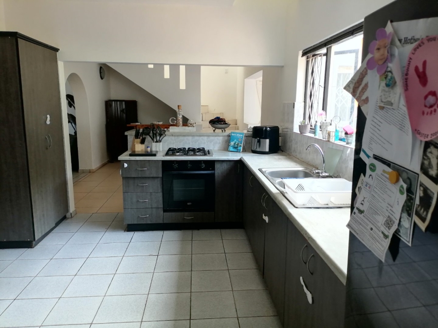 4 Bedroom Property for Sale in Uvongo KwaZulu-Natal