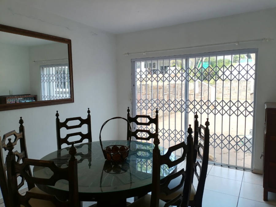 4 Bedroom Property for Sale in Uvongo KwaZulu-Natal