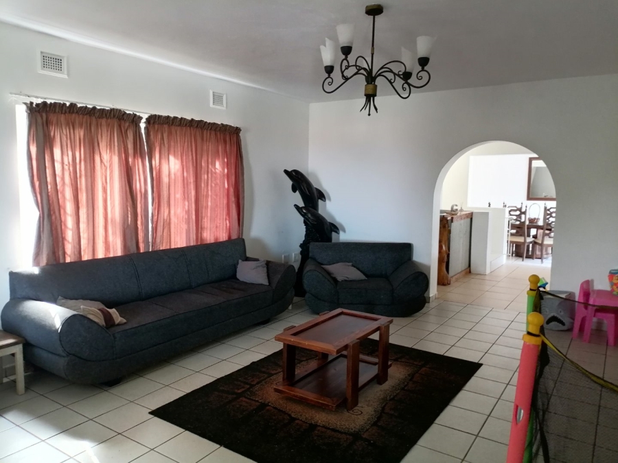 4 Bedroom Property for Sale in Uvongo KwaZulu-Natal