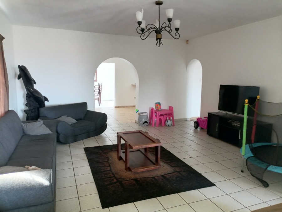 4 Bedroom Property for Sale in Uvongo KwaZulu-Natal