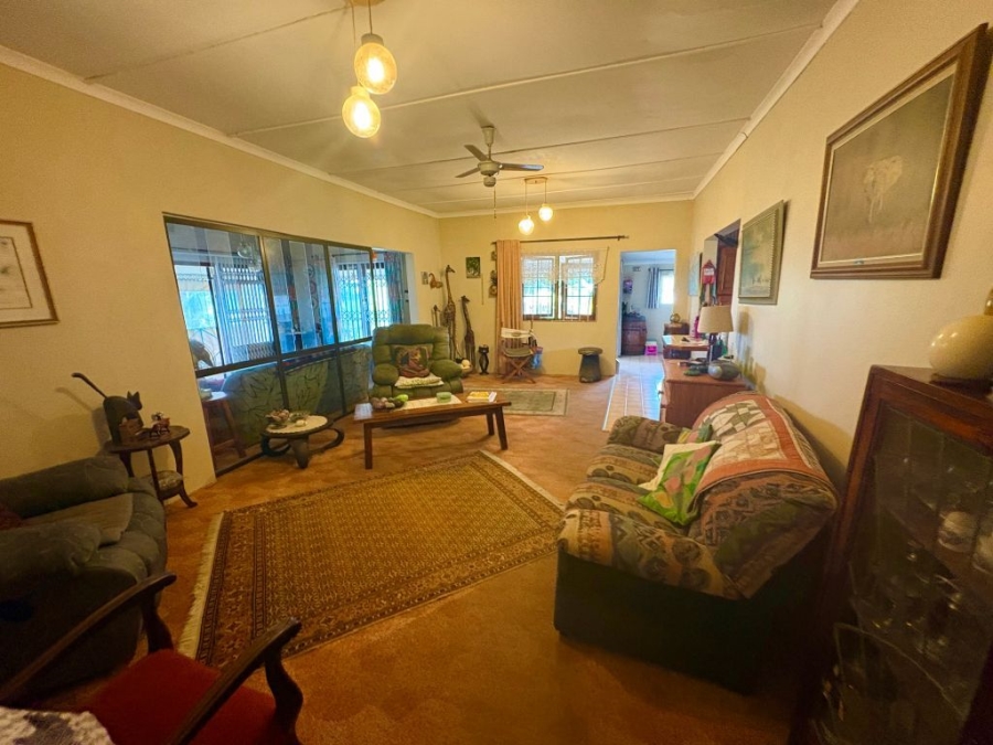 3 Bedroom Property for Sale in Umtentweni KwaZulu-Natal