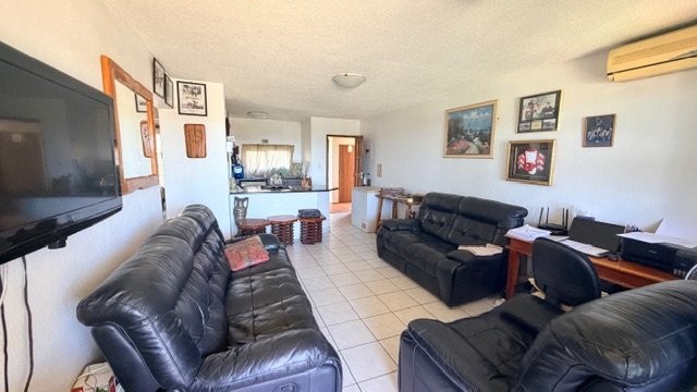 2 Bedroom Property for Sale in Uvongo KwaZulu-Natal