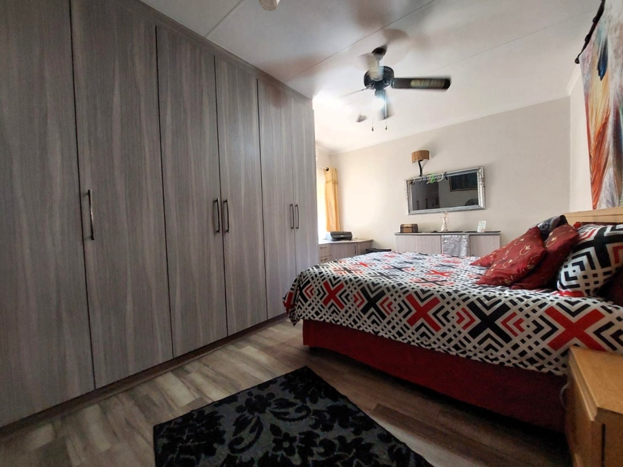 3 Bedroom Property for Sale in Newcastle KwaZulu-Natal