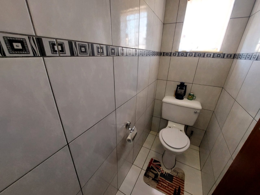 3 Bedroom Property for Sale in Newcastle KwaZulu-Natal