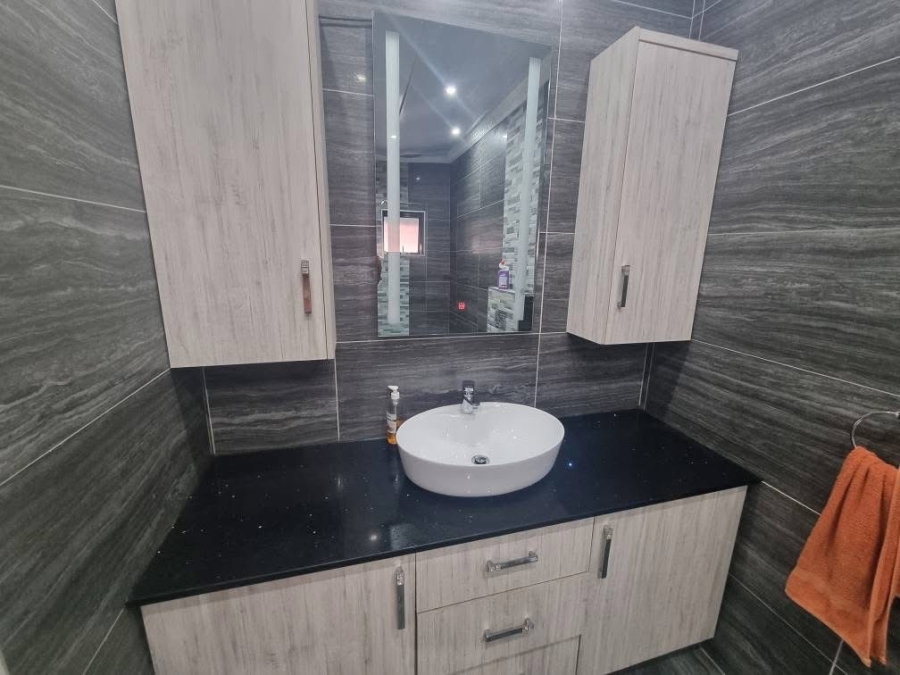 4 Bedroom Property for Sale in Allandale KwaZulu-Natal