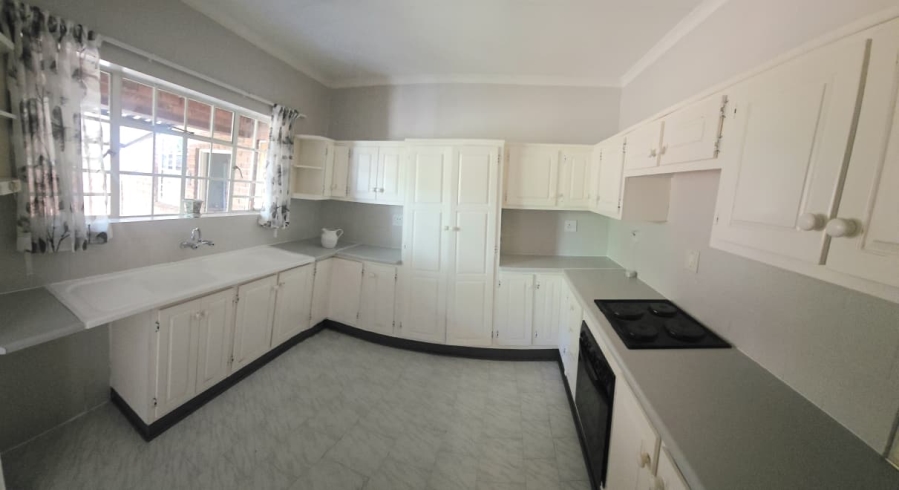 3 Bedroom Property for Sale in Newcastle KwaZulu-Natal