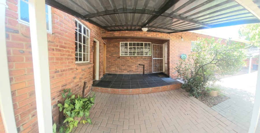 3 Bedroom Property for Sale in Newcastle KwaZulu-Natal