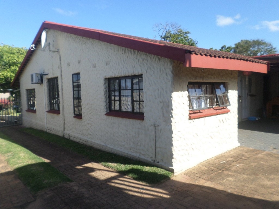 5 Bedroom Property for Sale in Beacon Rocks KwaZulu-Natal