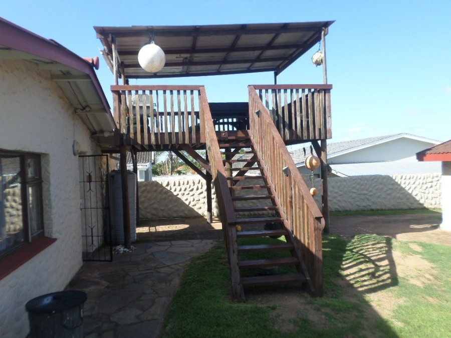 5 Bedroom Property for Sale in Beacon Rocks KwaZulu-Natal
