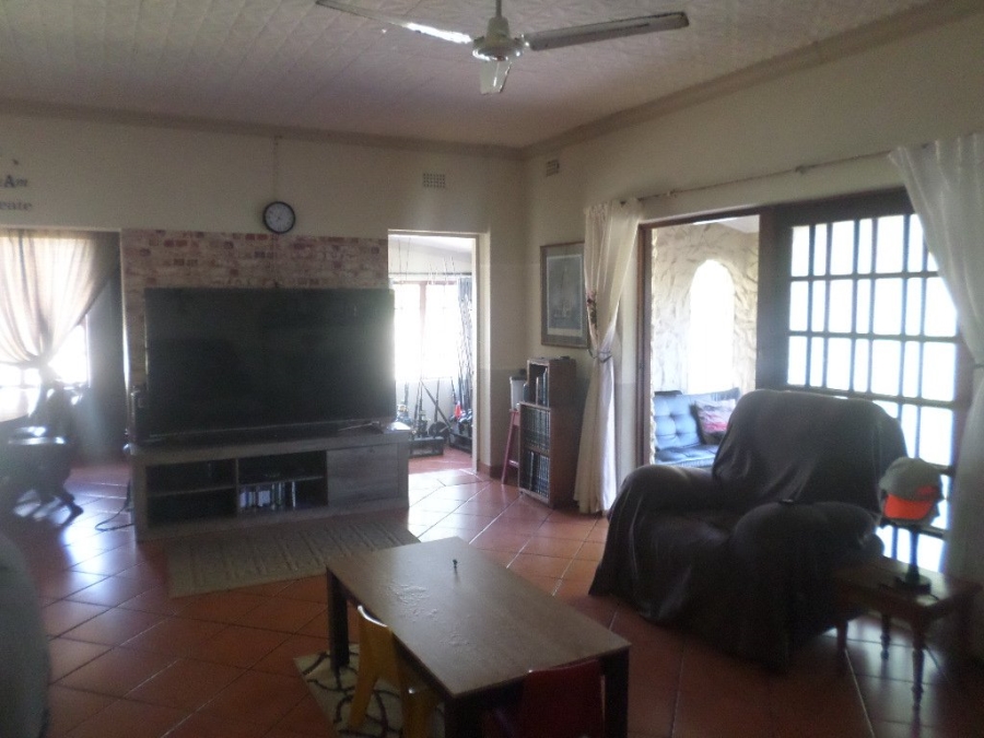 5 Bedroom Property for Sale in Beacon Rocks KwaZulu-Natal