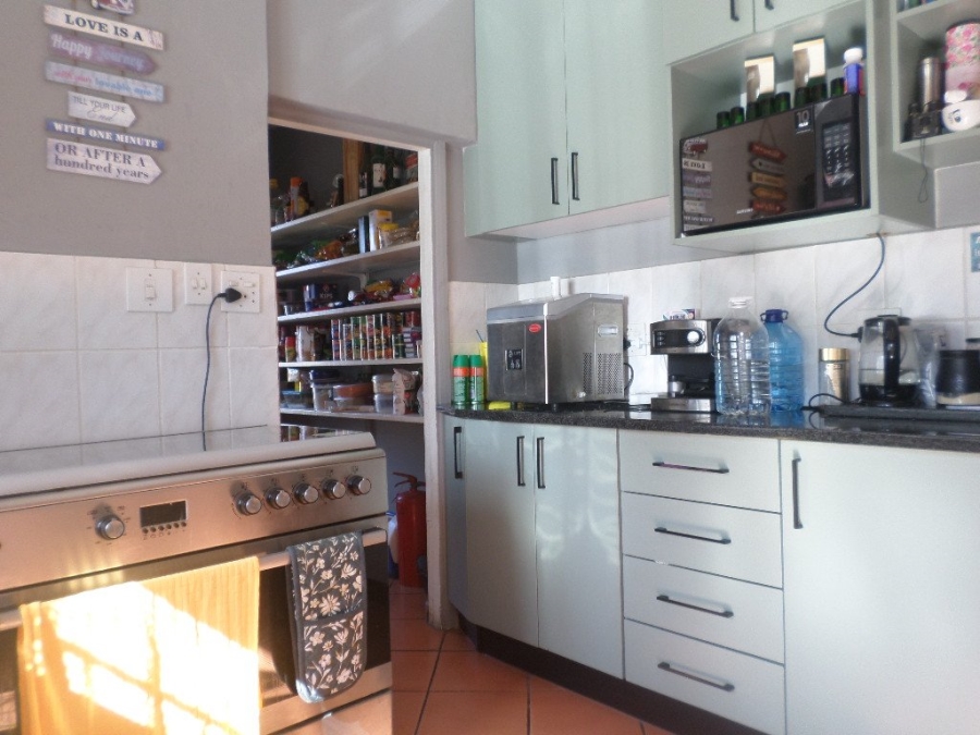 5 Bedroom Property for Sale in Beacon Rocks KwaZulu-Natal