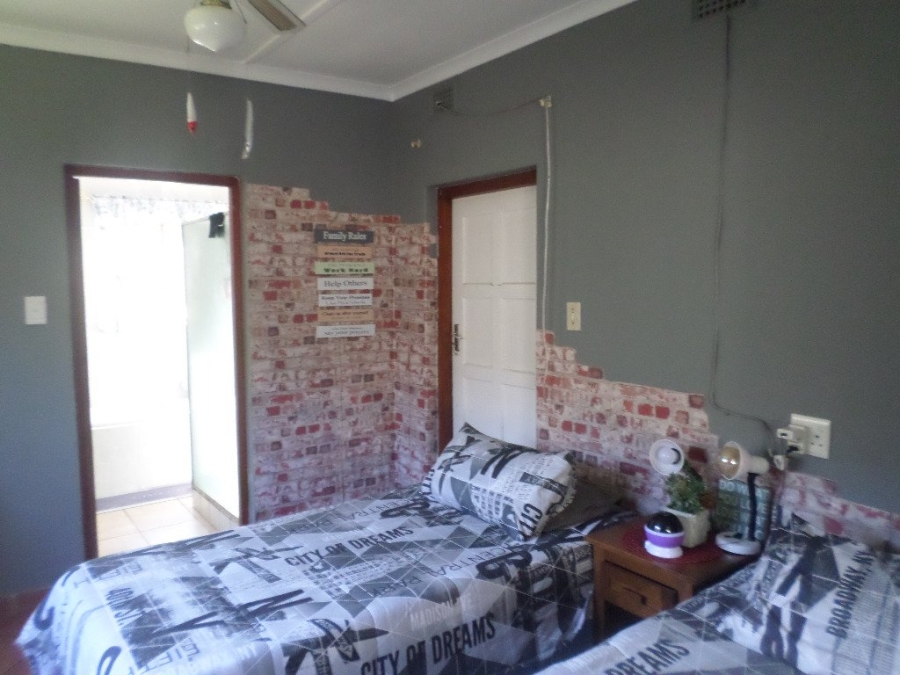 5 Bedroom Property for Sale in Beacon Rocks KwaZulu-Natal