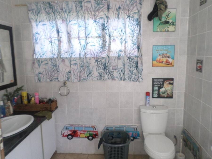 5 Bedroom Property for Sale in Beacon Rocks KwaZulu-Natal