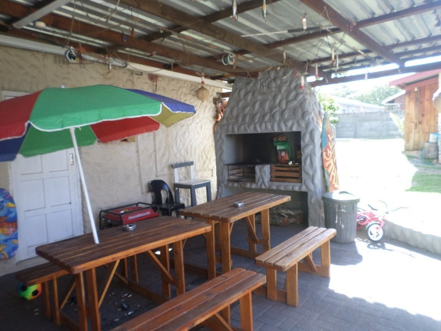 5 Bedroom Property for Sale in Beacon Rocks KwaZulu-Natal