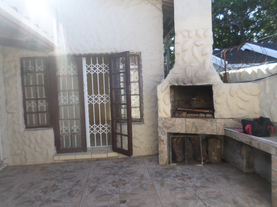 5 Bedroom Property for Sale in Beacon Rocks KwaZulu-Natal