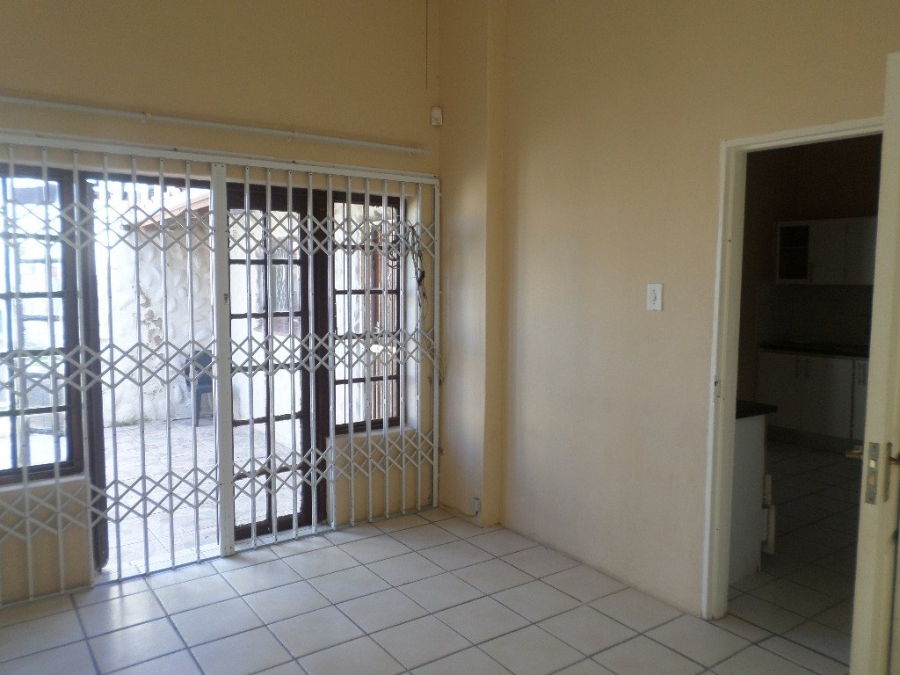 5 Bedroom Property for Sale in Beacon Rocks KwaZulu-Natal