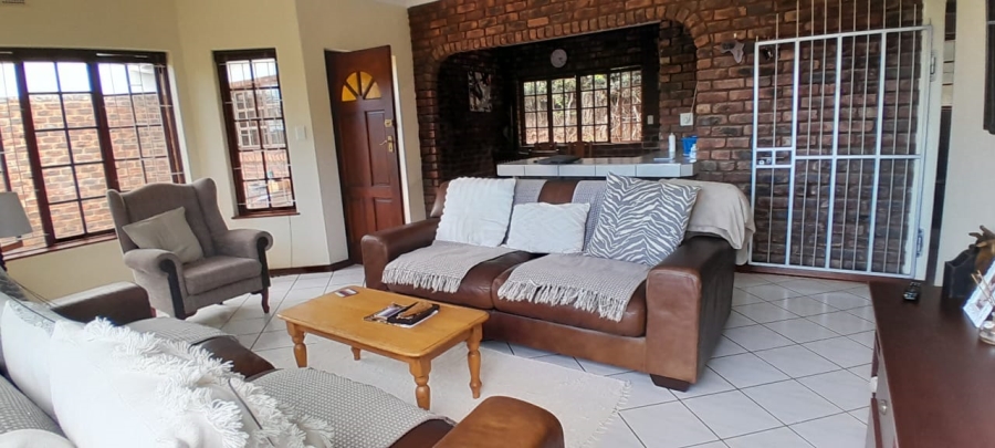2 Bedroom Property for Sale in Umtentweni KwaZulu-Natal