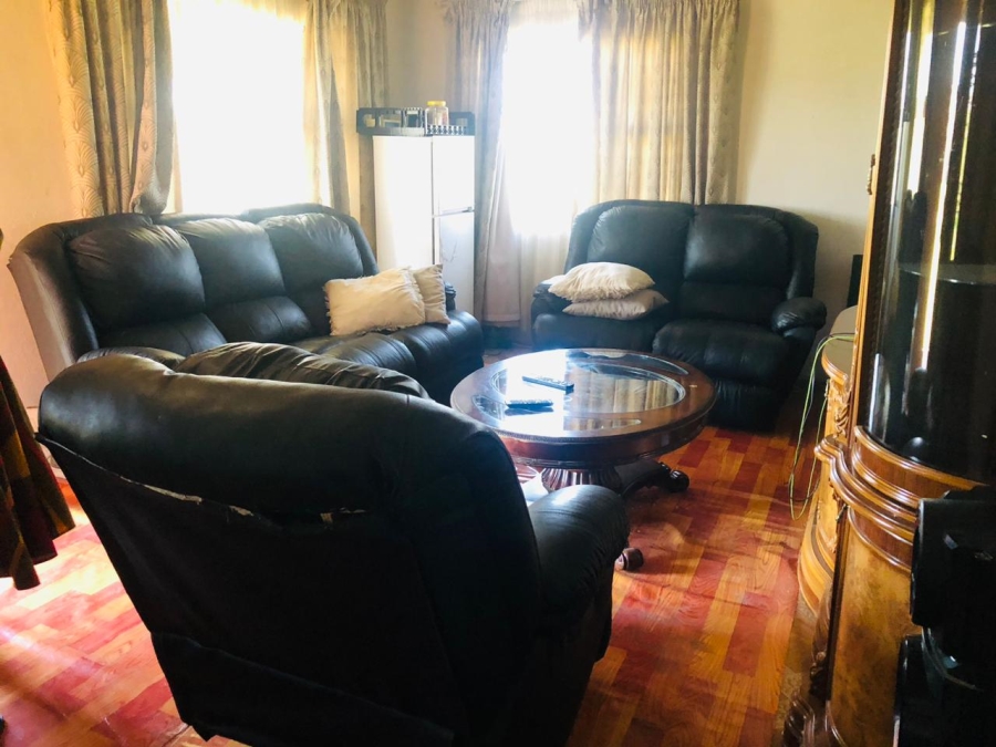  Bedroom Property for Sale in Osizweni KwaZulu-Natal