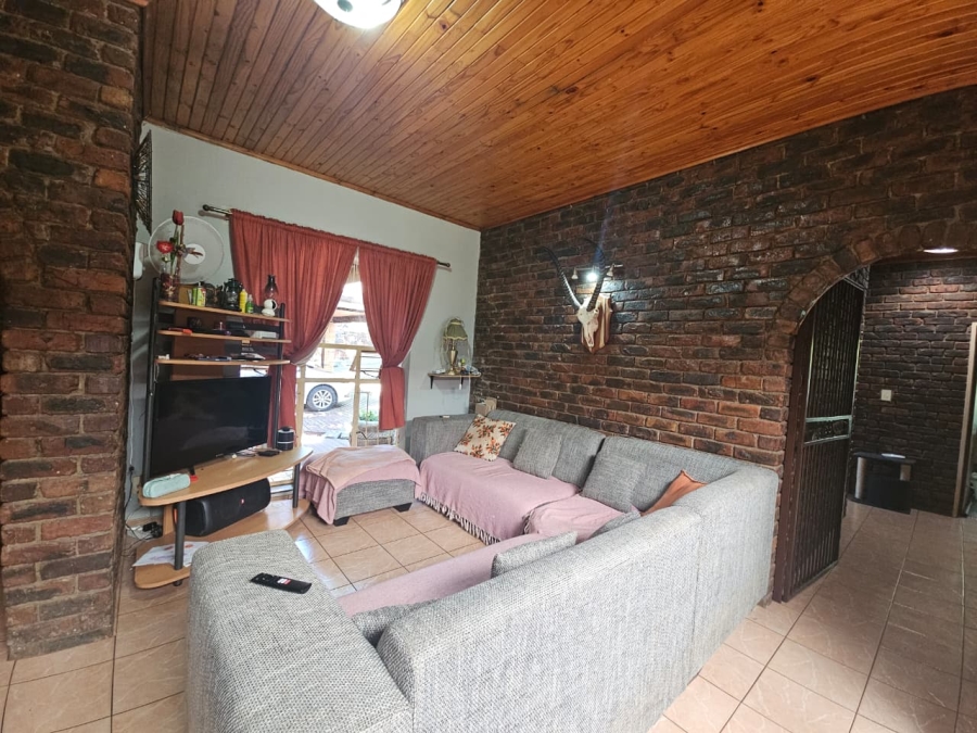 4 Bedroom Property for Sale in Sunnyridge KwaZulu-Natal