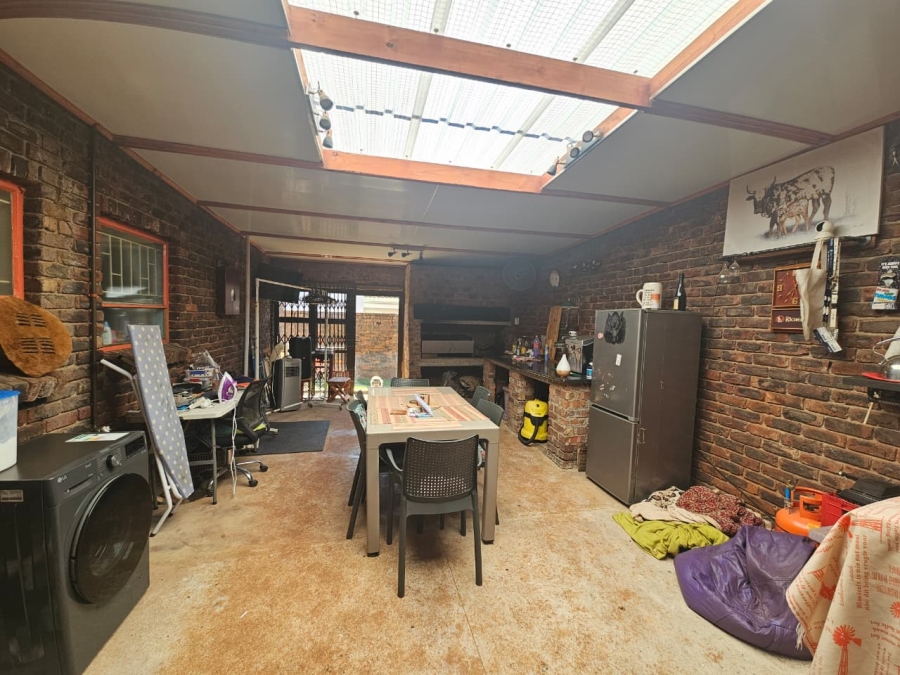 4 Bedroom Property for Sale in Sunnyridge KwaZulu-Natal