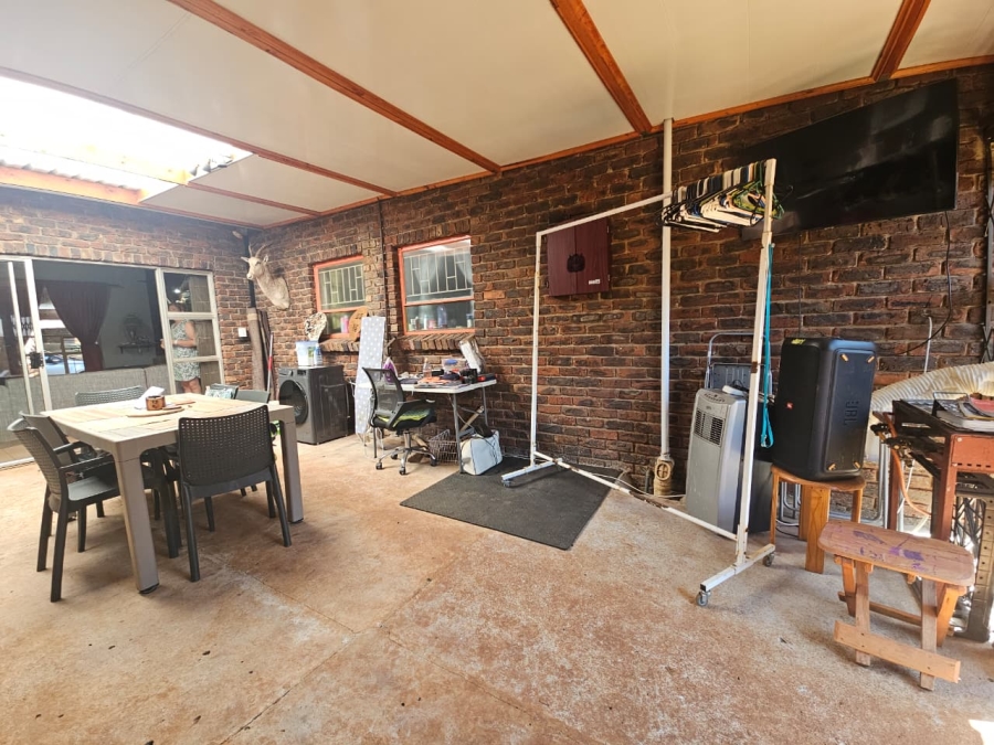 4 Bedroom Property for Sale in Sunnyridge KwaZulu-Natal