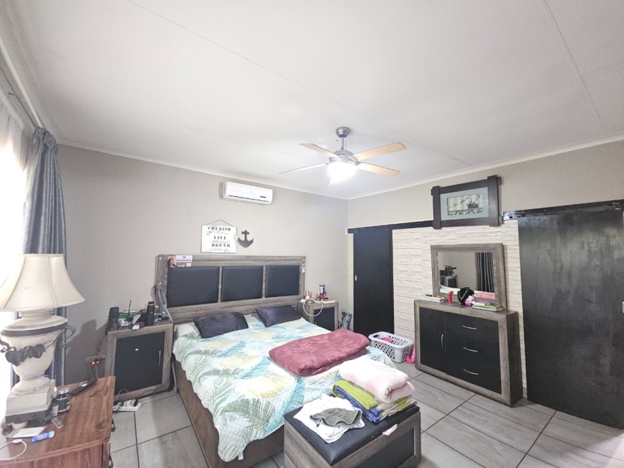 4 Bedroom Property for Sale in Sunnyridge KwaZulu-Natal