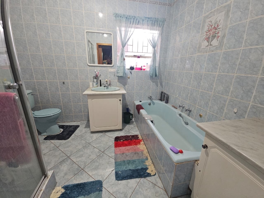 4 Bedroom Property for Sale in Sunnyridge KwaZulu-Natal