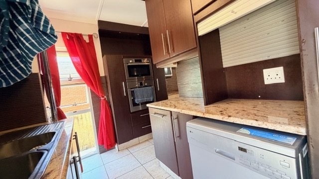 4 Bedroom Property for Sale in Uvongo KwaZulu-Natal