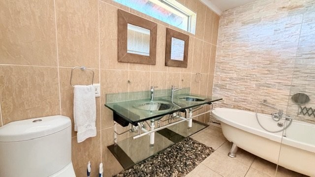 4 Bedroom Property for Sale in Uvongo KwaZulu-Natal