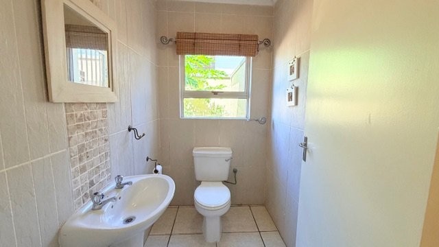 4 Bedroom Property for Sale in Uvongo KwaZulu-Natal