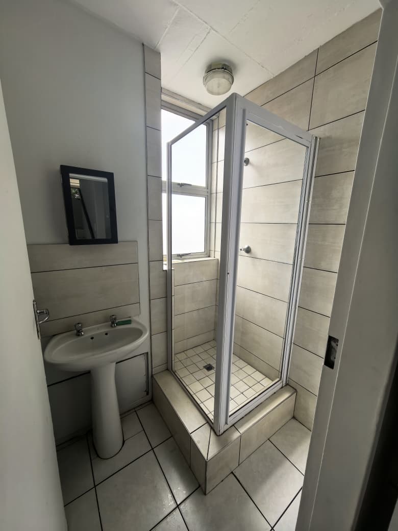 To Let 1 Bedroom Property for Rent in Umbilo KwaZulu-Natal