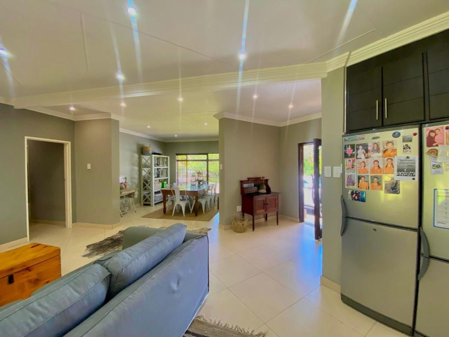 4 Bedroom Property for Sale in Aviary Hill KwaZulu-Natal