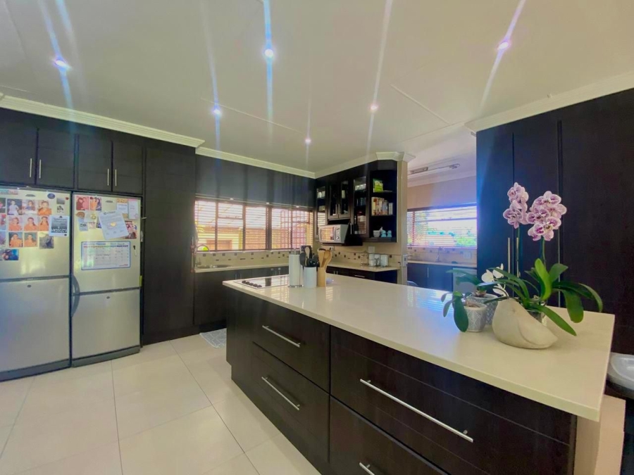 4 Bedroom Property for Sale in Aviary Hill KwaZulu-Natal