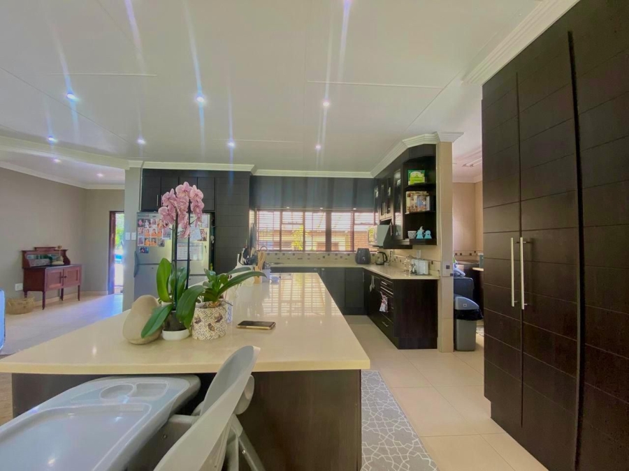 4 Bedroom Property for Sale in Aviary Hill KwaZulu-Natal