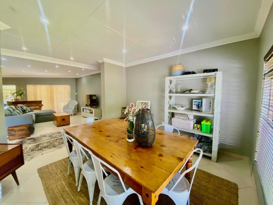 4 Bedroom Property for Sale in Aviary Hill KwaZulu-Natal