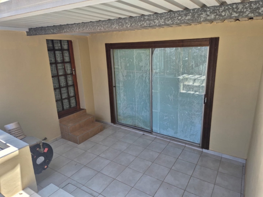 To Let 1 Bedroom Property for Rent in Brighton Beach KwaZulu-Natal