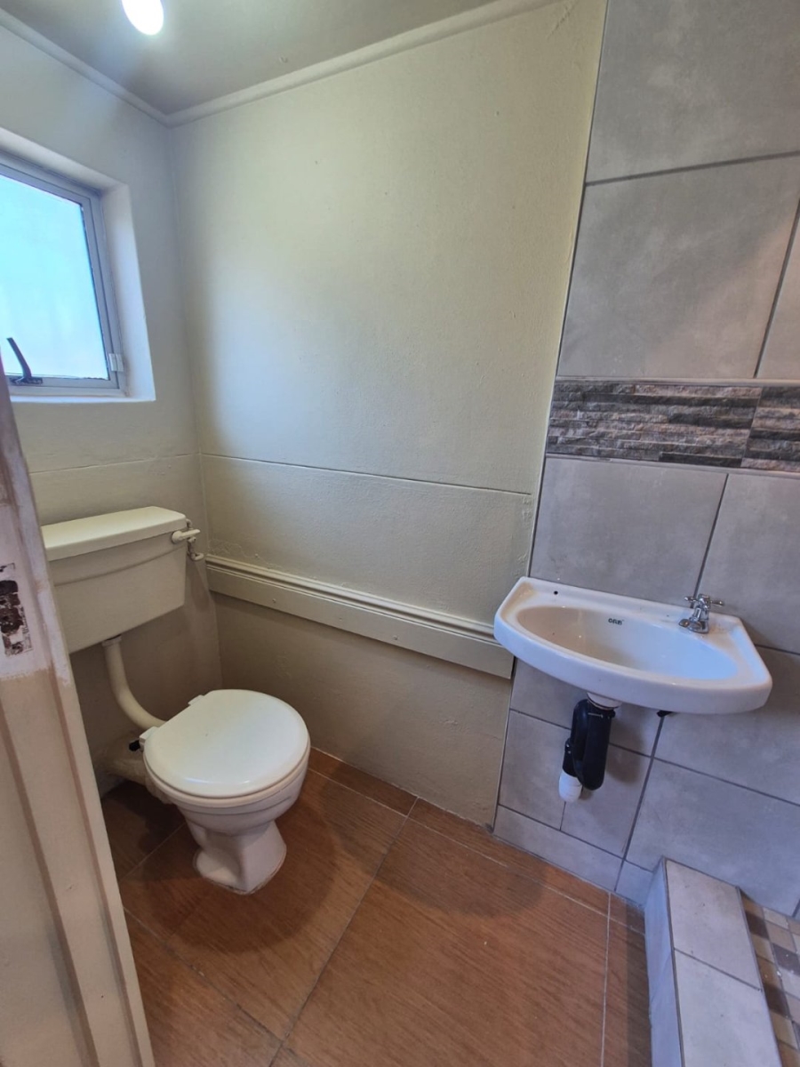 To Let 1 Bedroom Property for Rent in Brighton Beach KwaZulu-Natal