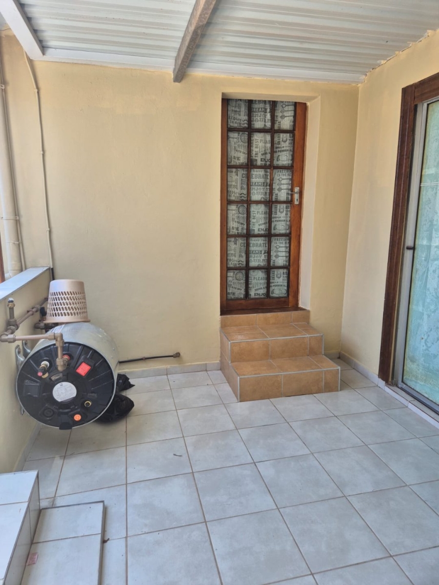 To Let 1 Bedroom Property for Rent in Brighton Beach KwaZulu-Natal