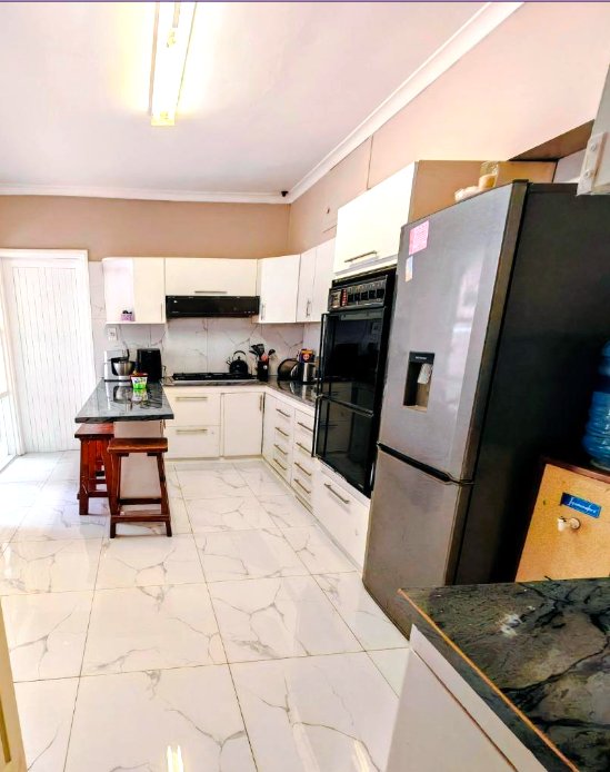 To Let 4 Bedroom Property for Rent in Berea West KwaZulu-Natal