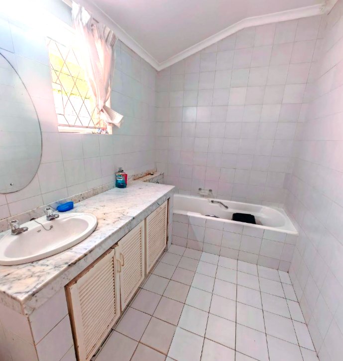 To Let 4 Bedroom Property for Rent in Berea West KwaZulu-Natal