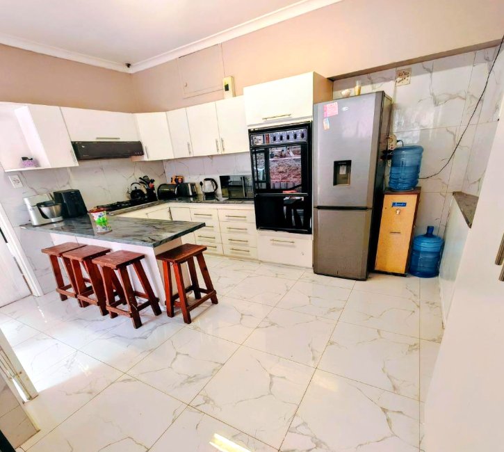 To Let 4 Bedroom Property for Rent in Berea West KwaZulu-Natal