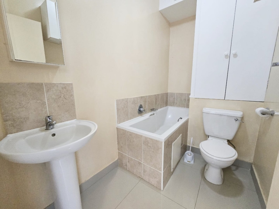 To Let 2 Bedroom Property for Rent in Westbrook KwaZulu-Natal